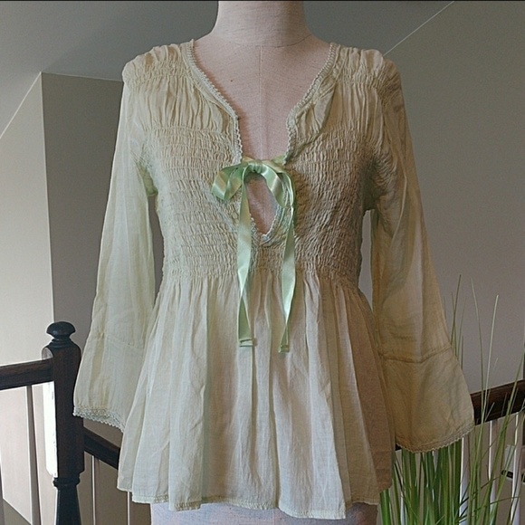 LOLA MADE IN ITALY Tops - 🌺SALE $14 LOLA Long Bell Sleeve Festival Top